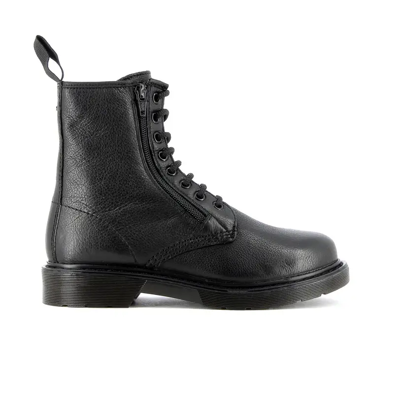 Anfibi neri in pelle