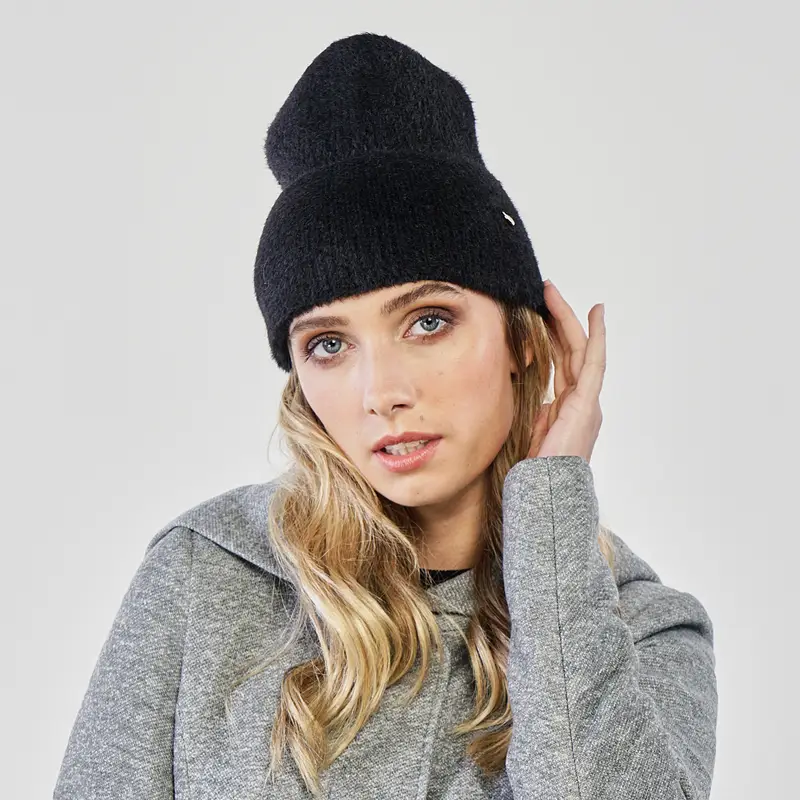 Berretto nero con risvolto