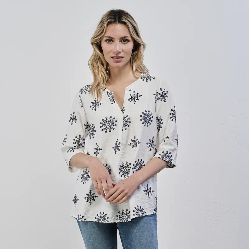 Blusa bianca da donna in cotone con ricami