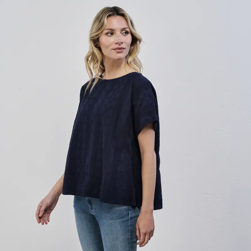Blusa blu da donna in cotone ricamato