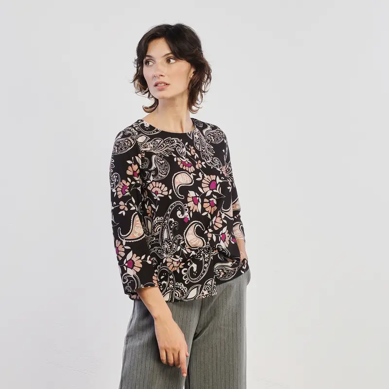 Blusa nera girocollo con fantasia floreale