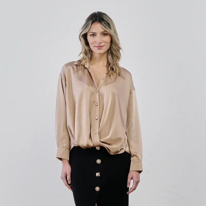 Blusa oro effetto satin con drappeggio e bottoni