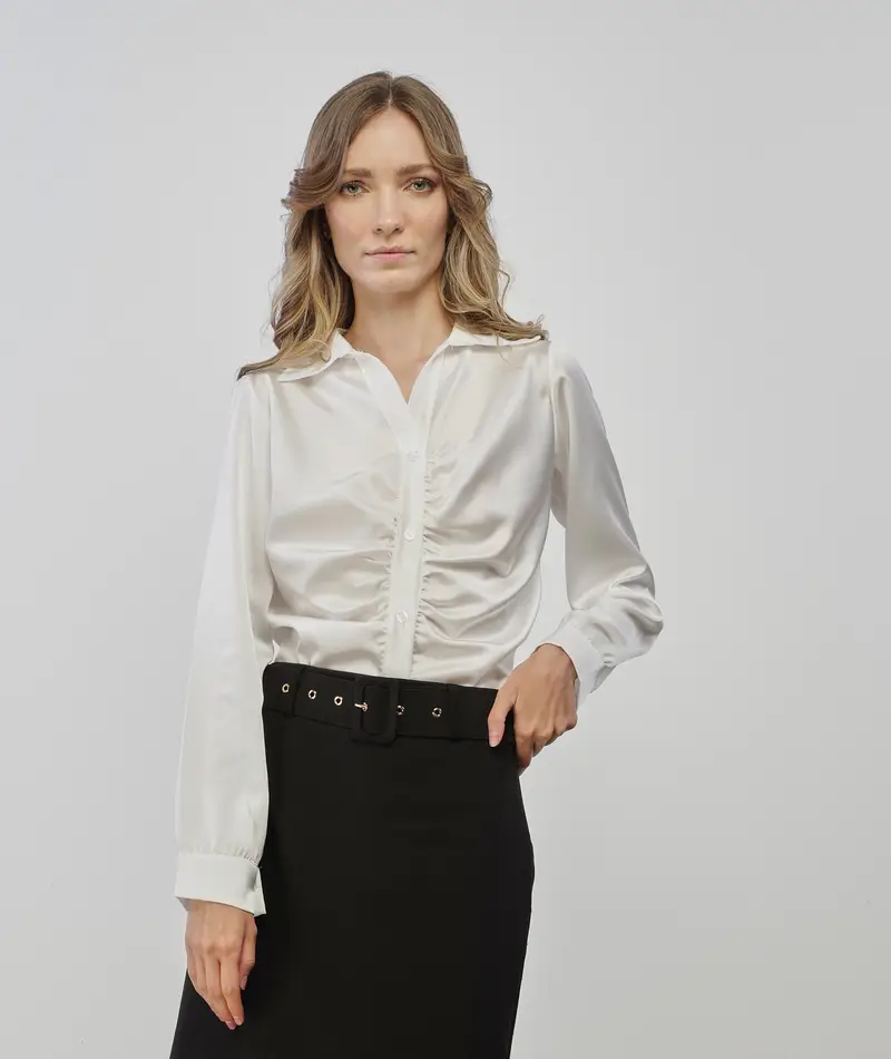 Camicia bianca in tessuto effetto lucido