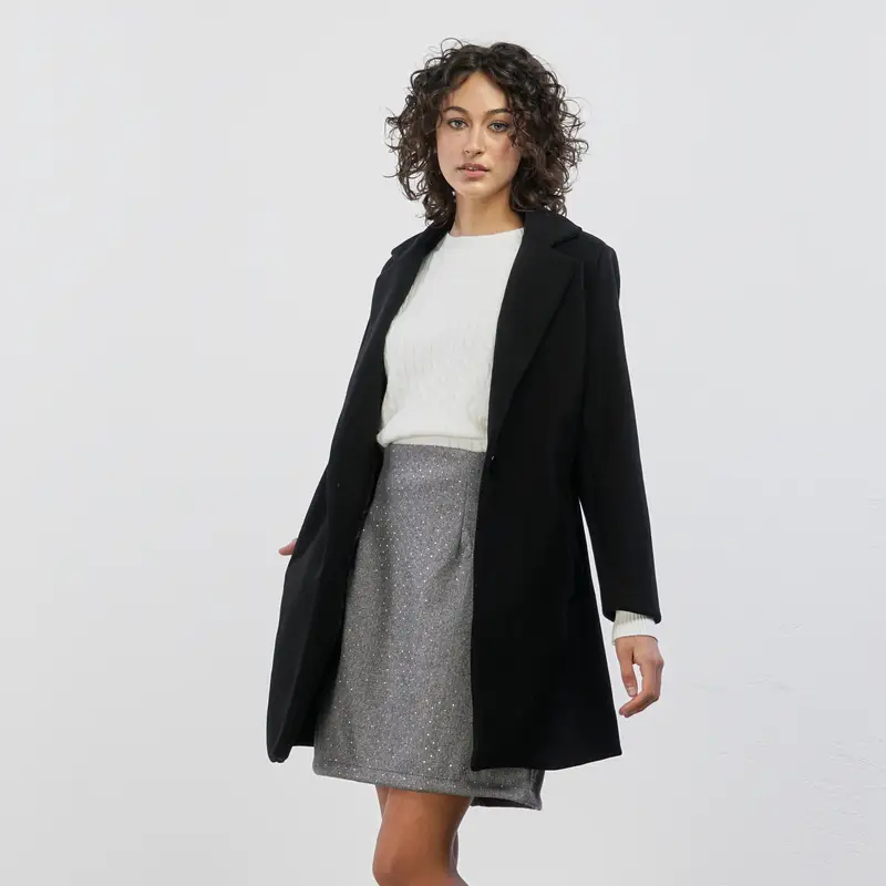 Cappotto nero con zip e bottone