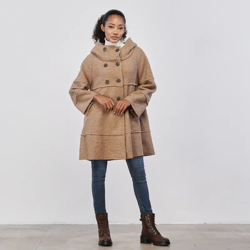 Cappotto scampanato doppiopetto beige da donna in tessuto bouclè