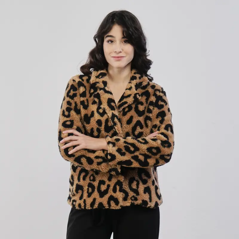 Eco-pelliccia corta marrone in fantasia animalier