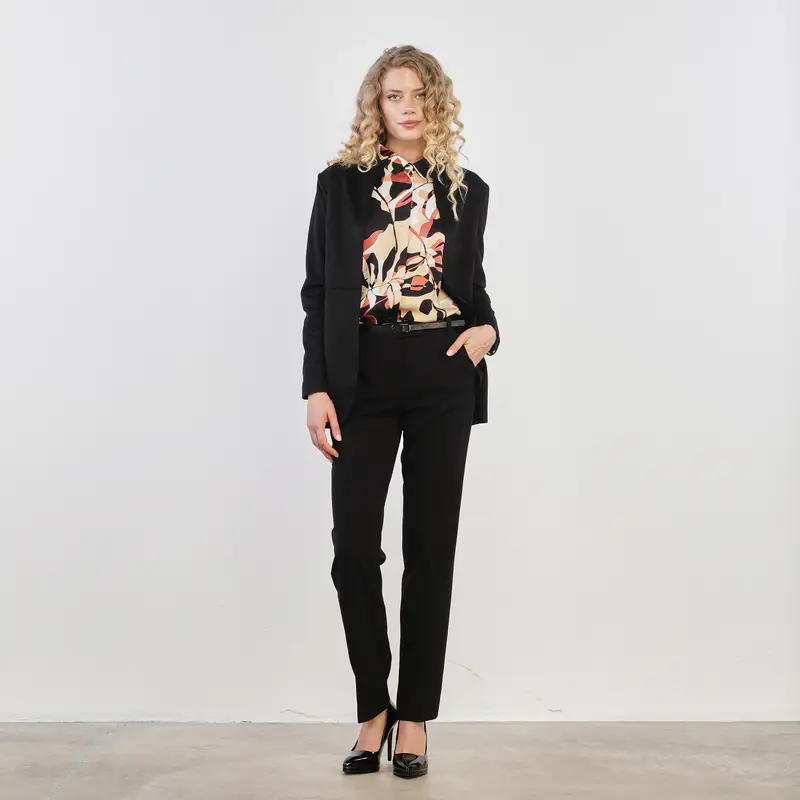 Giacca nera leggera effetto suede