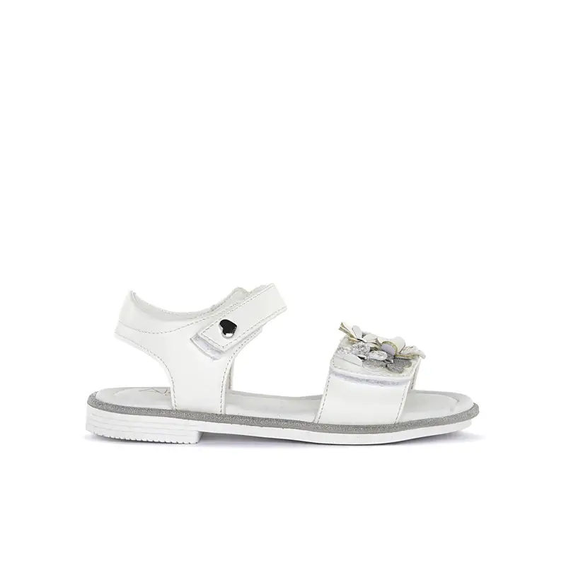 Sandali bianchi da bambina con strappi e fiori
