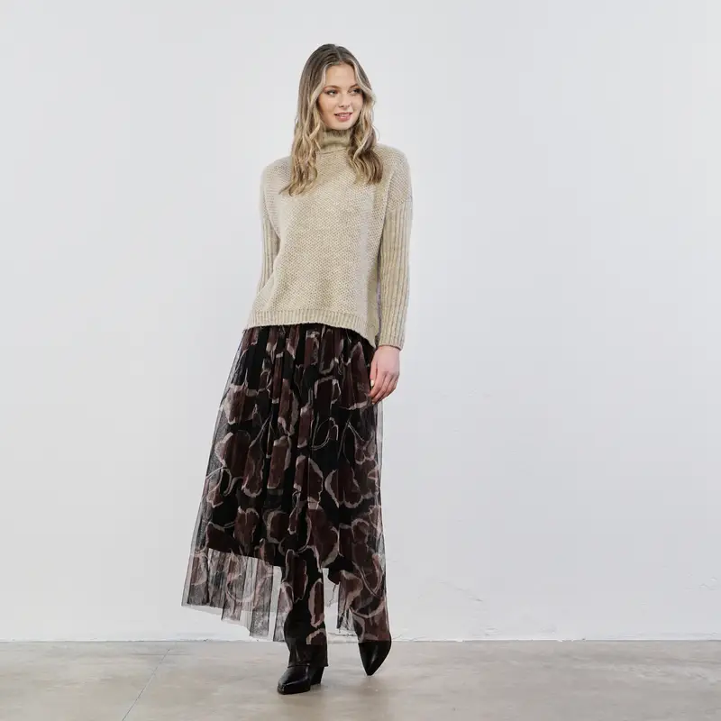 Gonna nera lunga in tulle con fantasia floreale