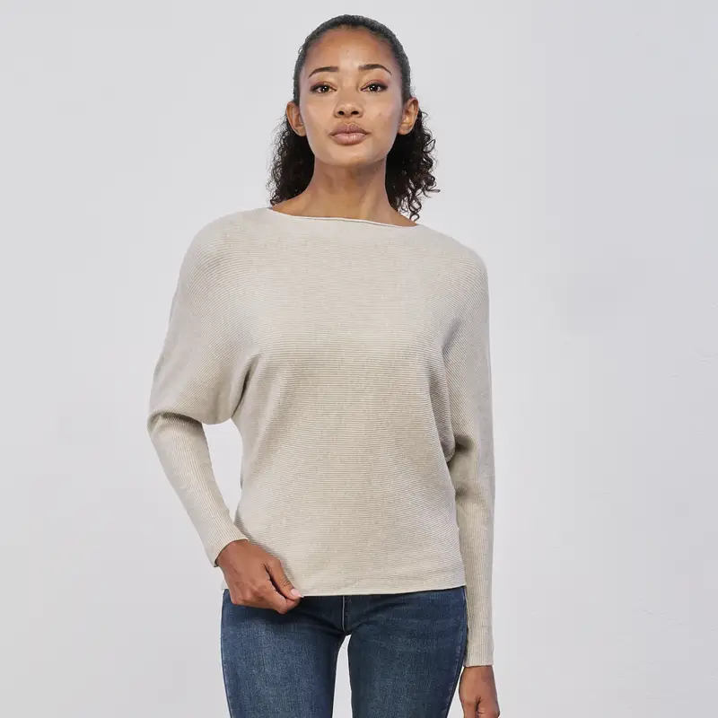 Maglia beige da donna a costine con scollo orizzontale