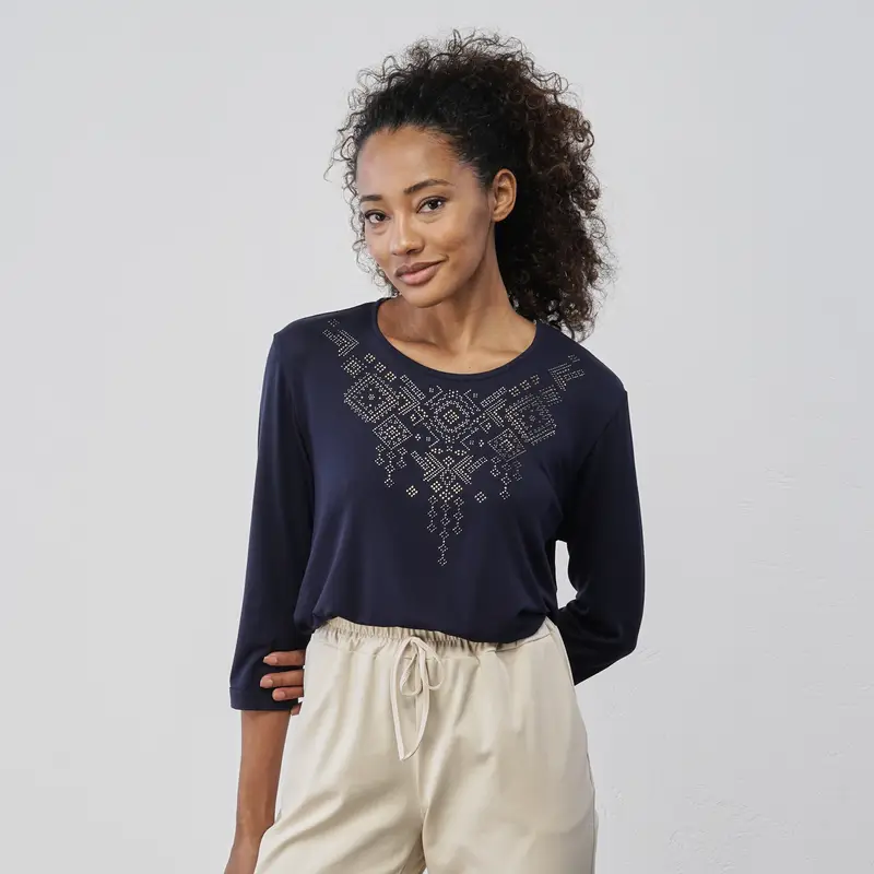 Maglia leggera blu con dettaglio disegno strass