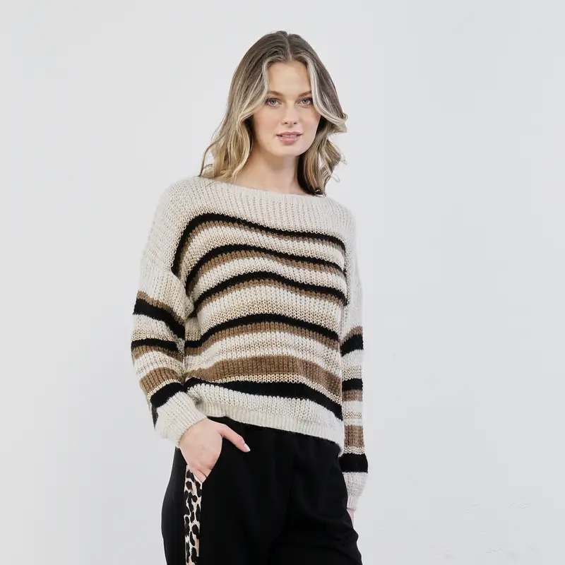 Maglioncino beige con ricamo a righe