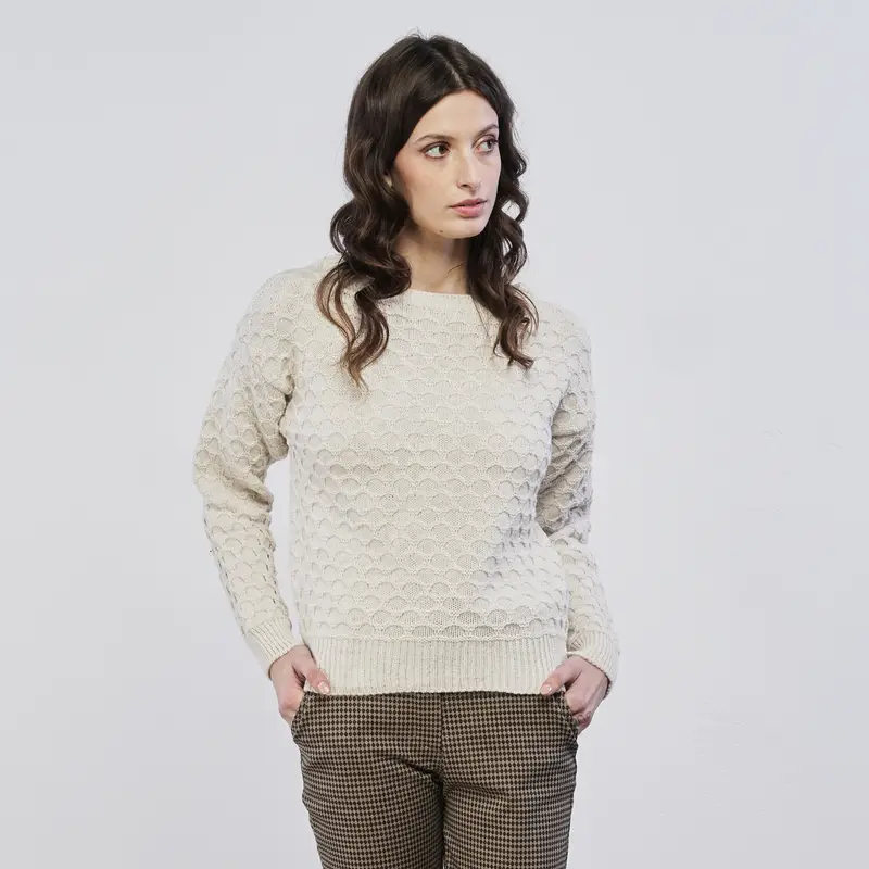 Maglione bianco da donna con lavorazione