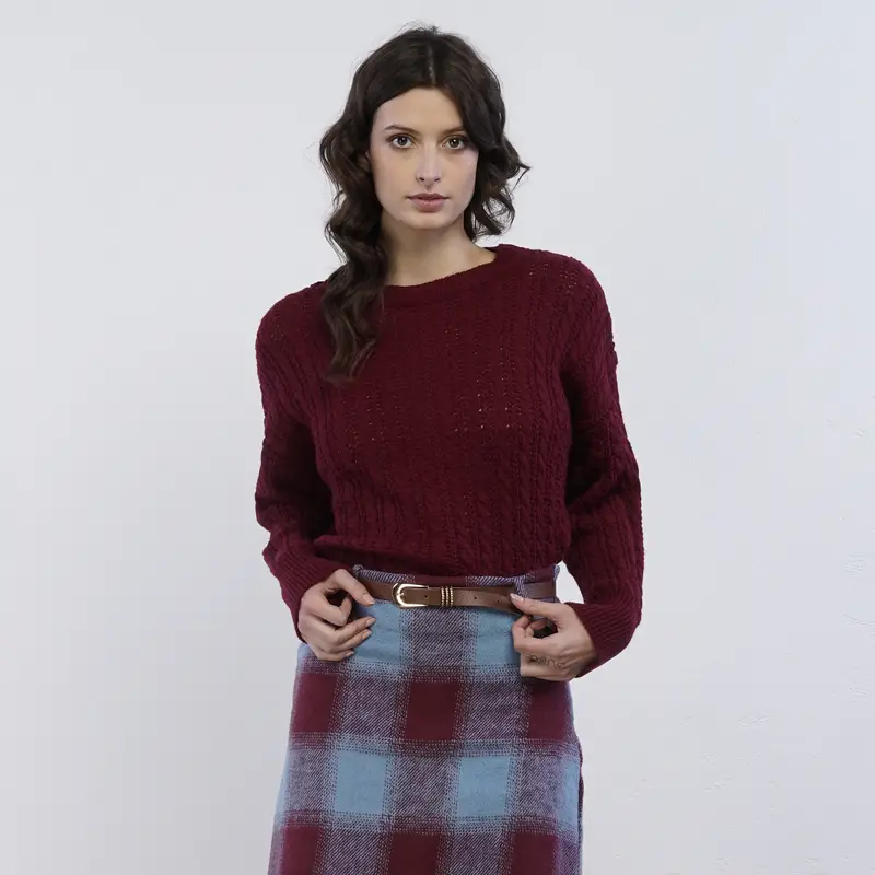 Maglione bordeaux lavorato da donna