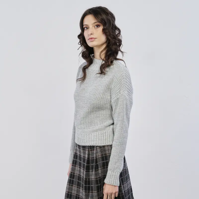 Maglione grigio da donna modello lupetto