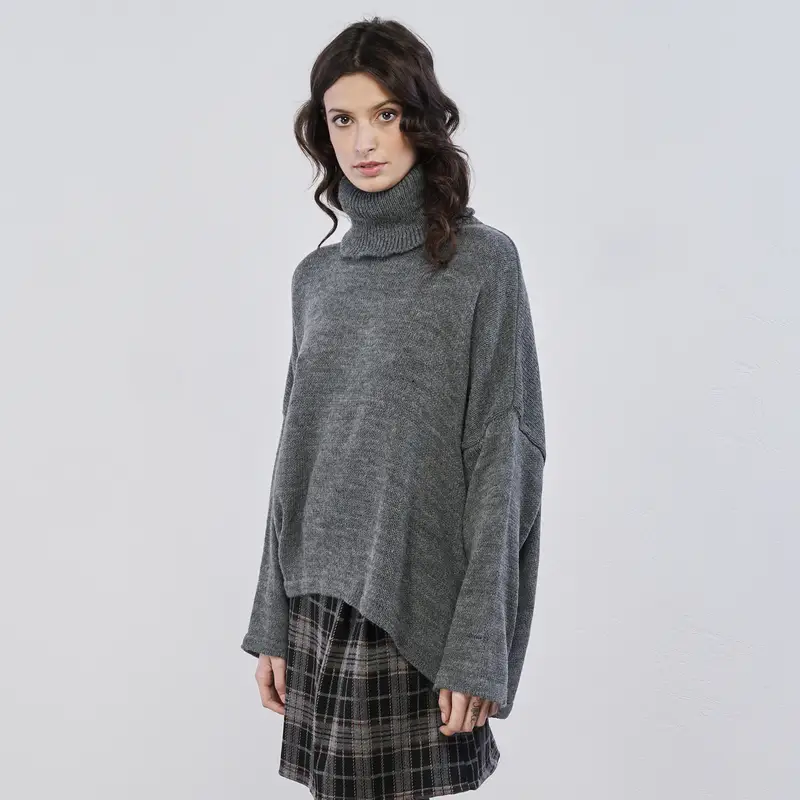 Maglione oversize grigio da donna con dolcevita