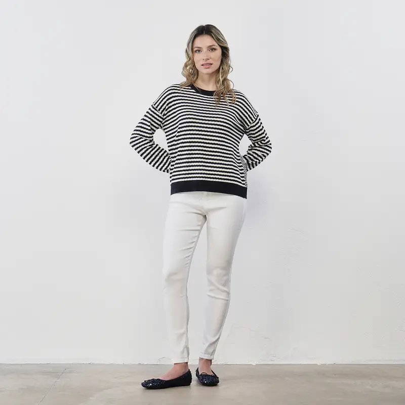 Pantaloni bianchi da donna con vestibilità skinny