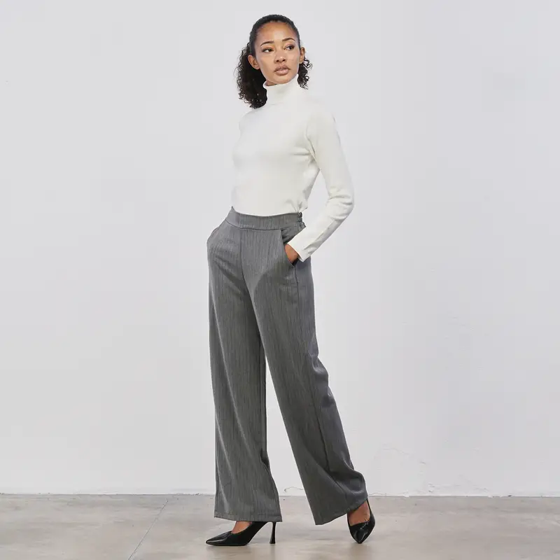 Pantaloni lunghi ampi grigi da donna in fantasia gessata