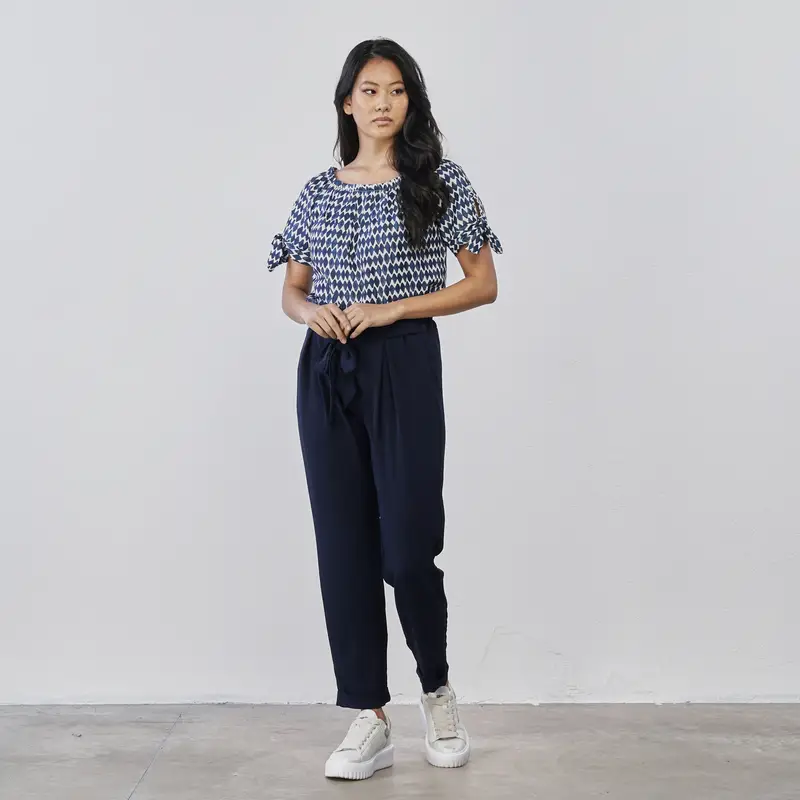 Pantaloni lunghi blu da donna con fusciacca