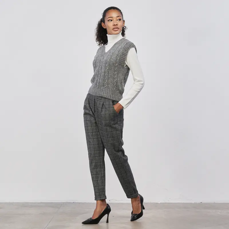 Pantaloni lunghi grigi da donna in fantasia check con tasche