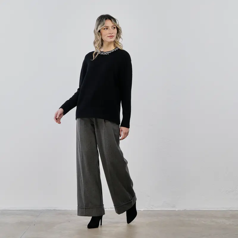 Pantaloni lunghi grigi modello a palazzo con maxi risvolti