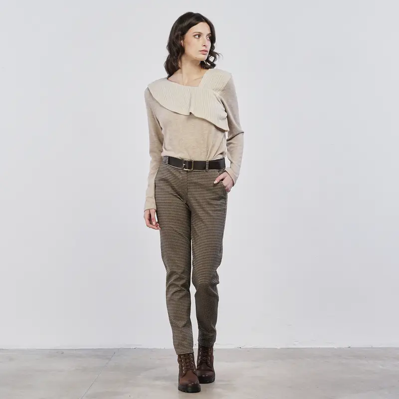 Pantaloni lunghi marroni da donna in fantasia check con cintura