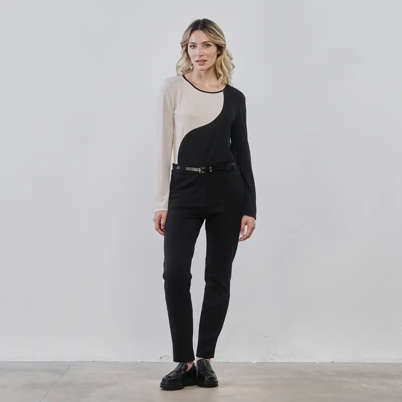 Pantaloni neri da donna con cintura