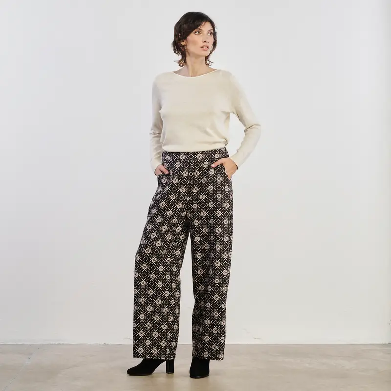 Pantaloni neri in stampa geometrica