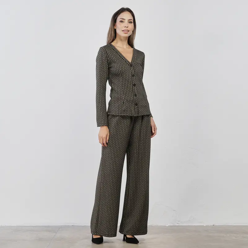 Pantaloni neri lunghi ampi e bianchi da donna in fantasia geometrica