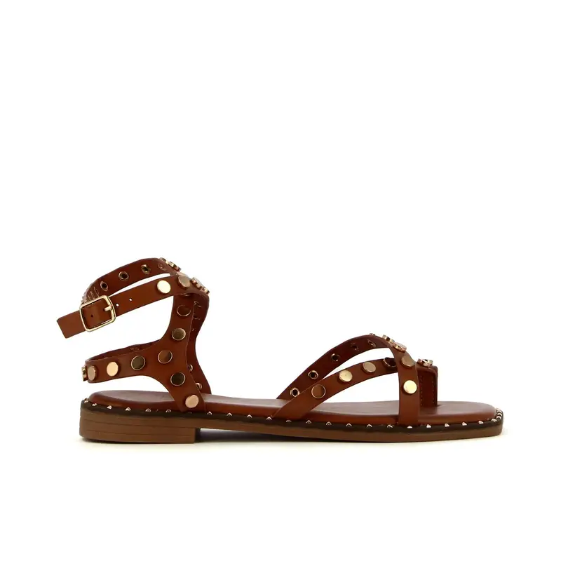 Sandali bassi marroni con borchie
