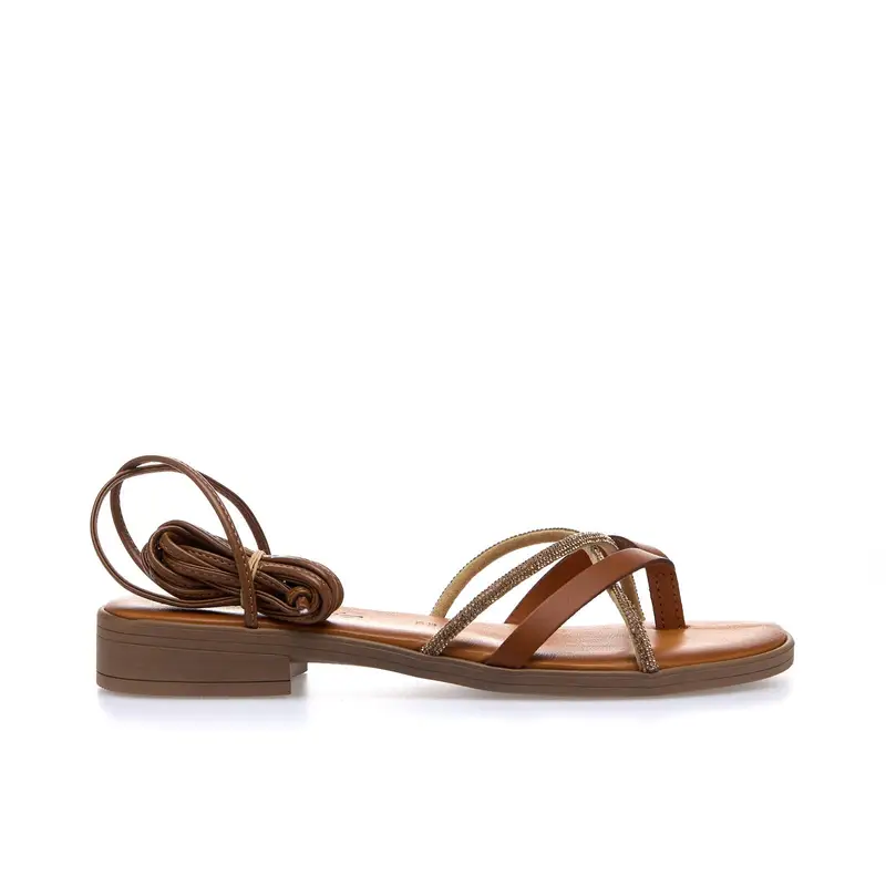 Sandali bassi marroni in pelle con lacci