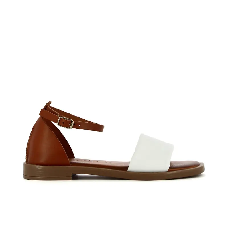 Sandali bianchi bassi in pelle con cinturino