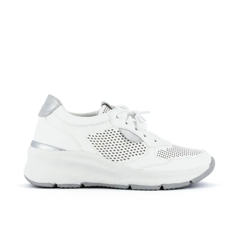 Sneakers bianche traforate