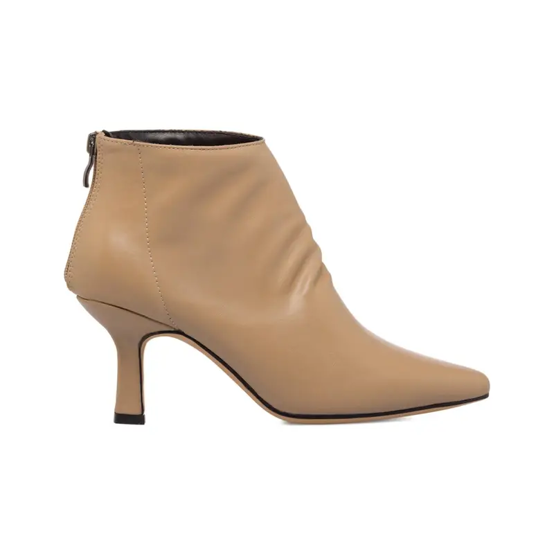 Stivaletti beige a punta da donna con tacco medio a rocchetto e cerniera posteriore