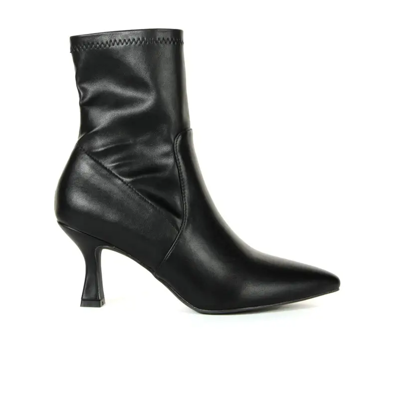 Stivaletti neri a calzino con punta e tacco a rocchetto