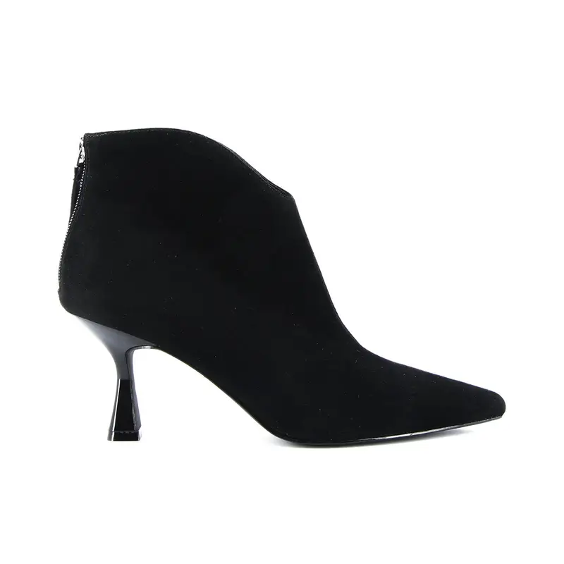 Stivaletti neri a punta con tacco medio a rocchetto e zip