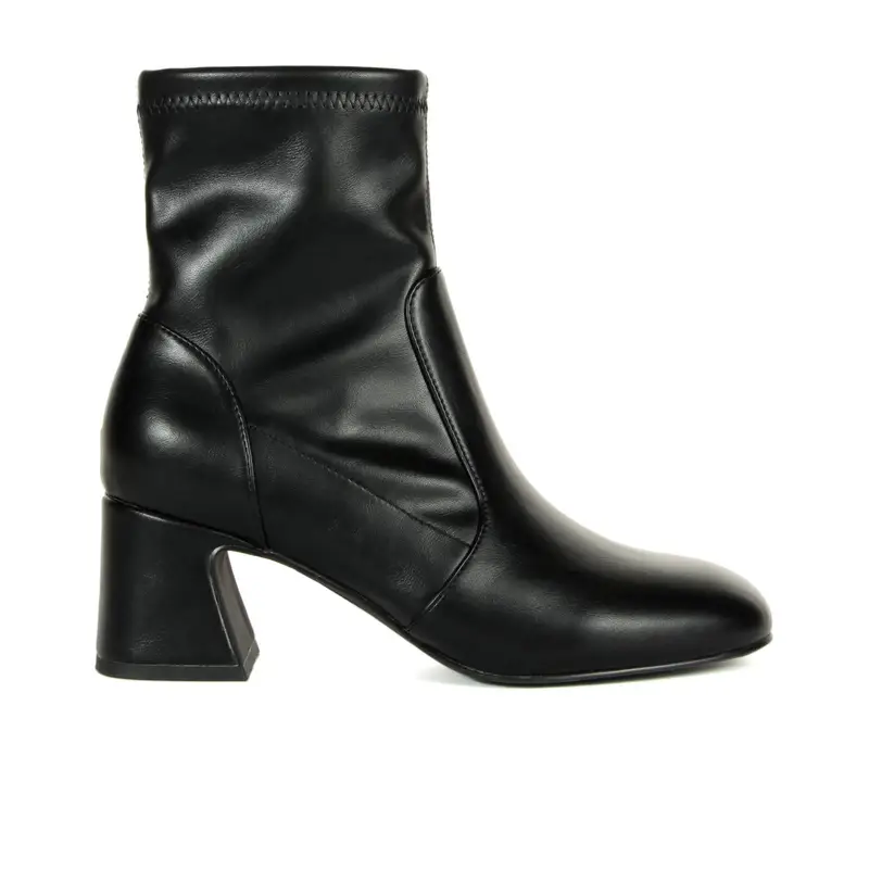 Stivaletti neri con tacco basso e cuciture