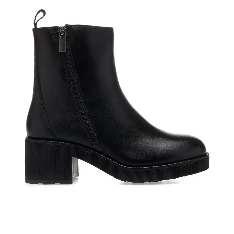 Stivaletti neri con zip e tacco in gomma