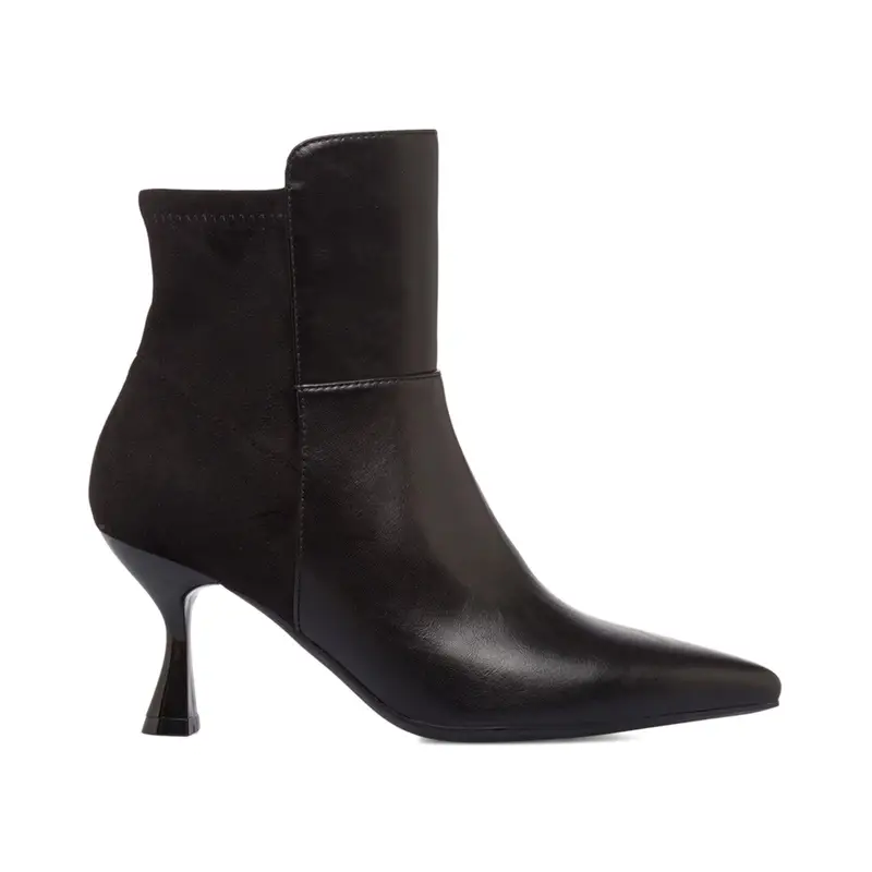 Stivaletti neri da donna a punta con tacco alto a rocchetto