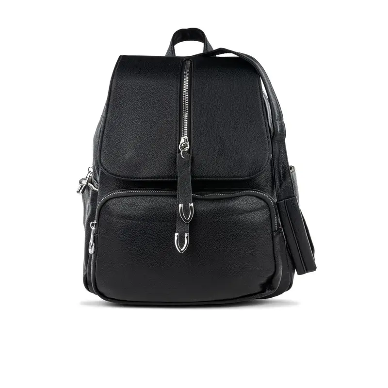 Zaino nero da donna con tascone frontale e zip