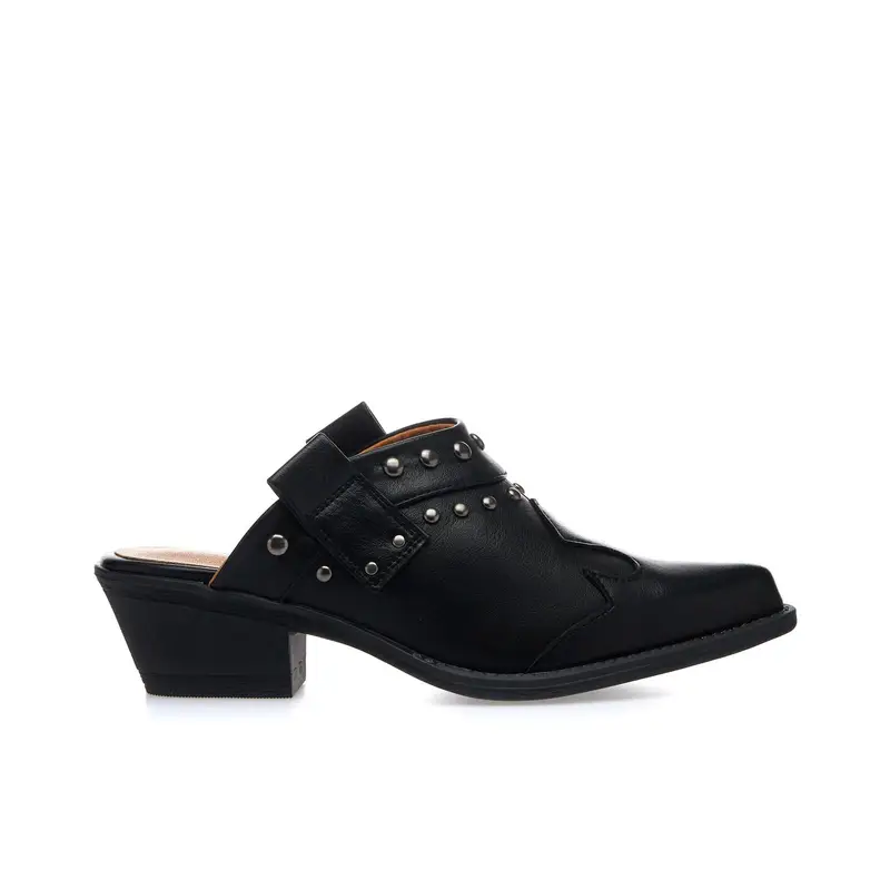 Zoccoli neri a punta con borchie e tacco plateau