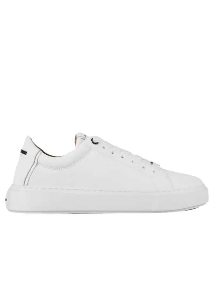 sneakers in pelle bianca con tallone e lacci bianchi e piasta logo