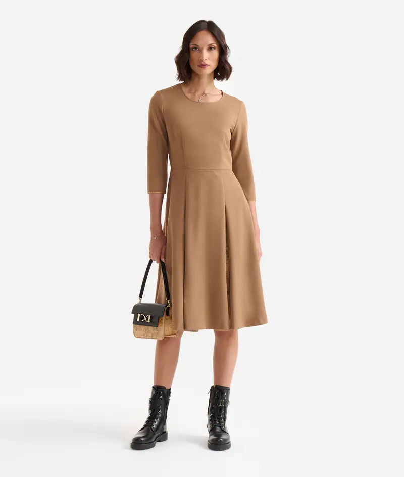 Abito in tessuto stretch con spicchi Geo Classic Cammello