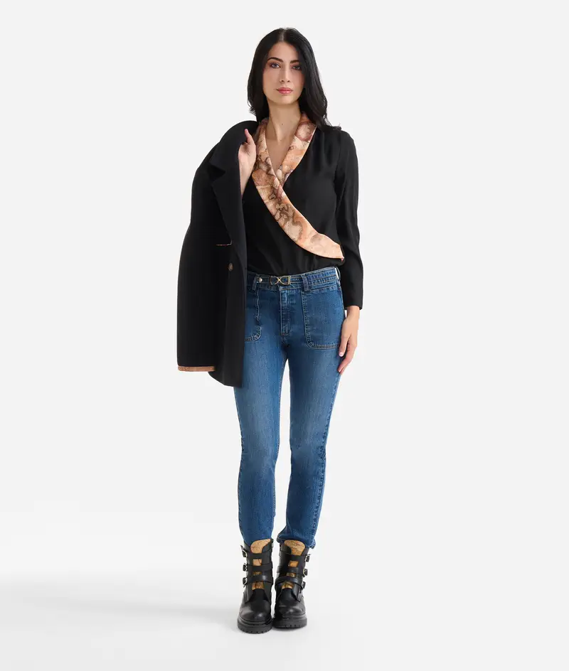 Blusa con incrocio in crêpe de chine Nera