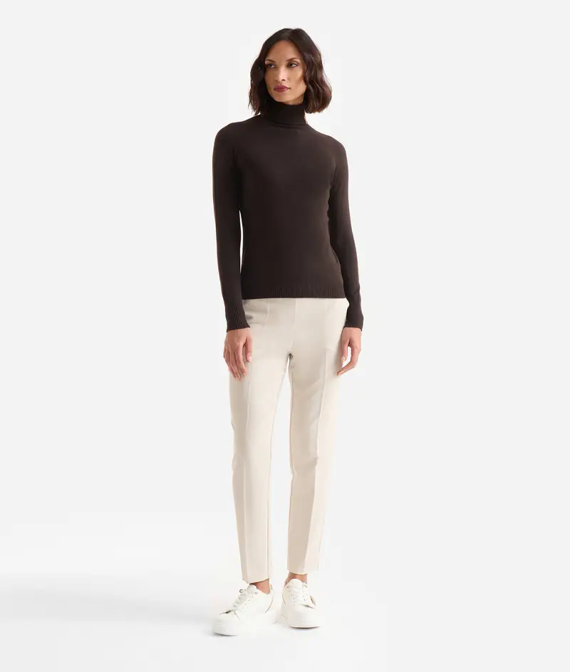 Dolcevita in filato di viscosa stretch Moro