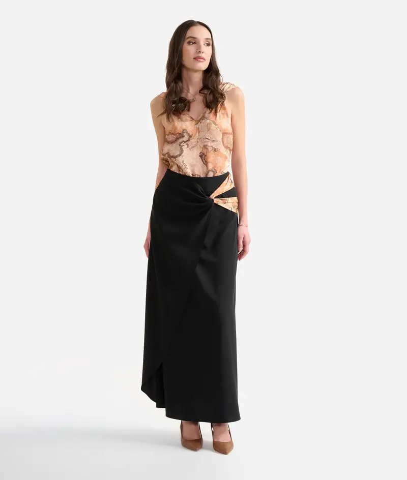 Gonna lunga in cady con dettagli Geo Classic sul fianco Nera