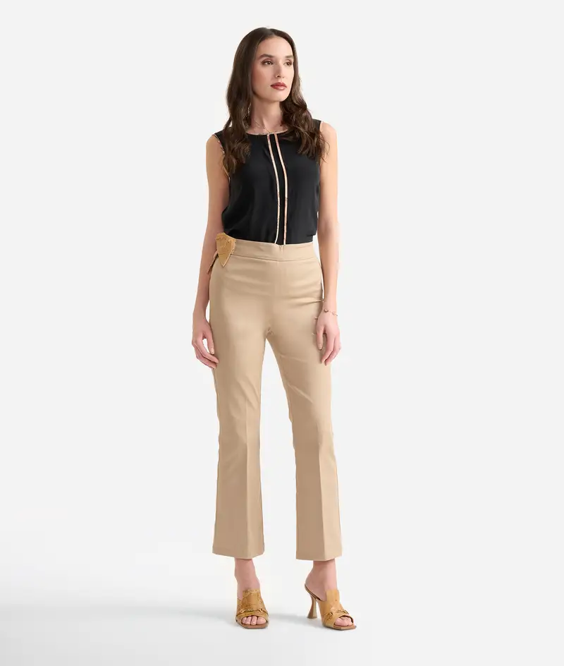 Pantaloni con fiocco in gabardina di cotone stretch Deserto