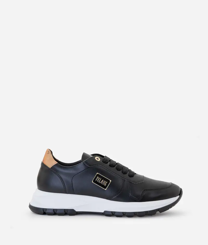 Running in eco nappa con logo smaltato Nere