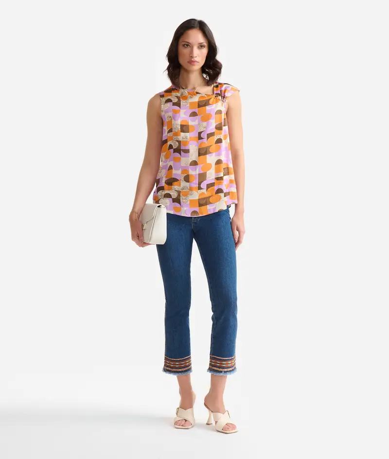 Top in viscosa Geo-metrico con gioiello 1ᴬ Classe Camelia