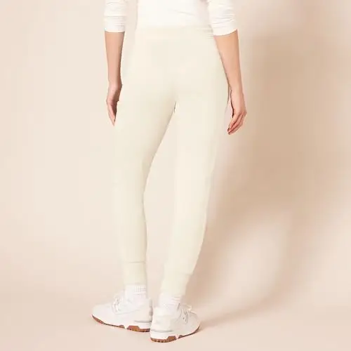 Amazon Essentials Pantaloni da Jogging in Pile con Risvolto (Disponibili in Taglie Forti) Donna, Avena Puntinato, XS miniatura 2